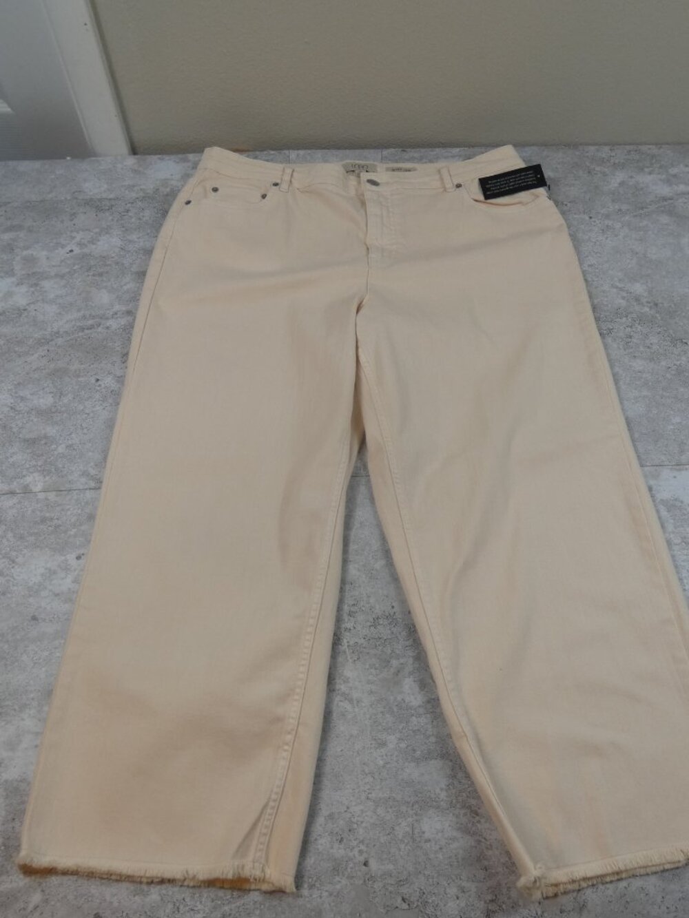 LOGO Jeans Lori Goldstein Raw Ankle Wide Leg Comfort Denim